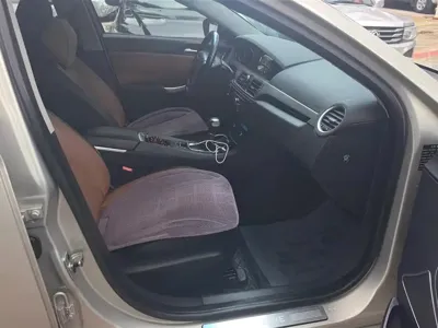 Roewe 荣威e550 2016, 132400 км, за 15500 CNY - фото 8