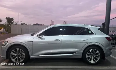 Audi e-tron 2021, 77980 км, за 42800000 KRW