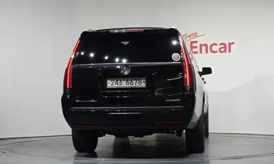 Cadillac Escalade 2015, 142695 км, за 29000000 KRW