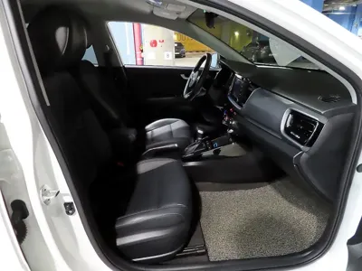 Kia Stonic 2018, 50520 км, за 10900000 KRW - фото 11