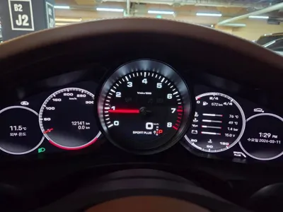 Porsche Panamera 2023, 12000 км, за 139500000 KRW - фото 8