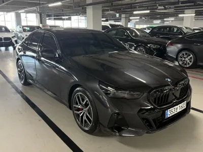 BMW 5-Series · 2026 год