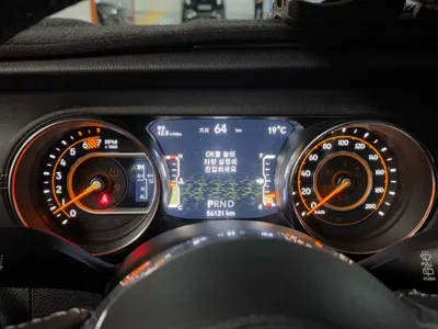 Jeep Wrangler 2019, 56131 км, за 34000000 KRW - фото 6