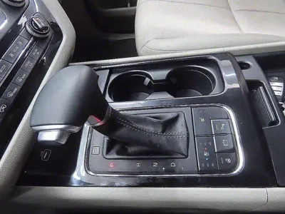 Kia Canival 2017, 182536 км, за 9500000 KRW - фото 13