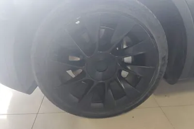 Tesla Model Y 2021, 60400 км, за 172077 CNY