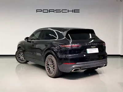 Porsche Cayenne Hybrid 2022, 65000 км, за 380000 CNY - фото 7