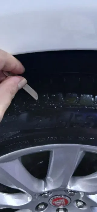 Jaguar XF · 2017 год