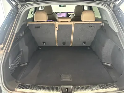 Audi Q5L 2025, 6000 км, за 288800 CNY - фото 16