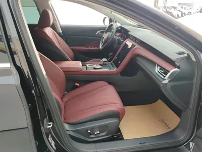 Hongqi Hongqi H5 2024, 13200 км, за 98500 CNY - фото 8