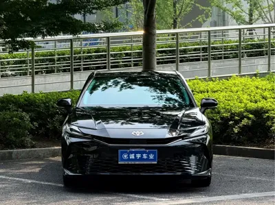 Toyota Camry 2024, 17000 км, за 118000 CNY