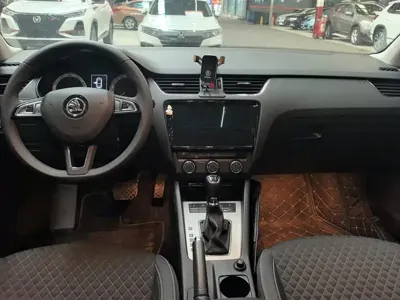 Skoda Octavia 2021, 70000 км, за 52300 CNY - фото 12