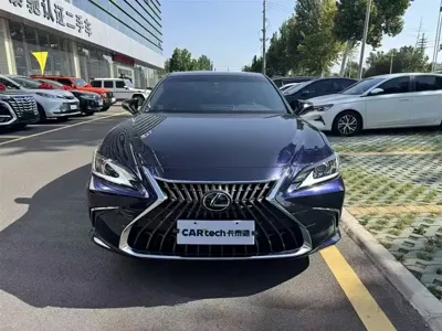 Lexus ES 2020, 20000 км, за 168000 CNY