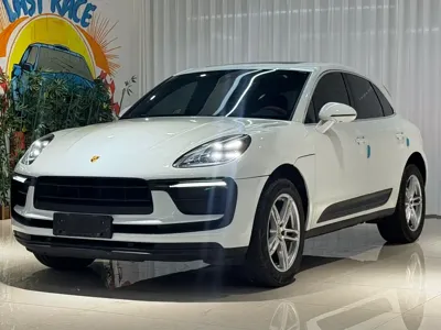 Porsche Macan · 2024 год