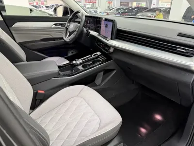 Volkswagen Tavendor 2023, 54600 км, за 177800 CNY