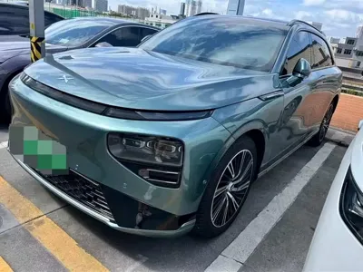 Xpeng G9 · 2024 год