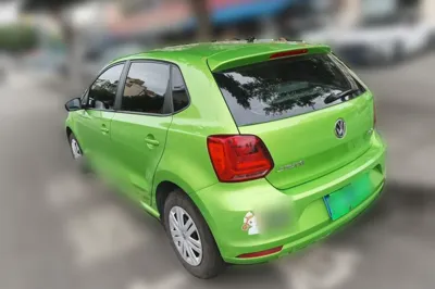 Volkswagen Polo 2016, 66500 км, за 35750.52 CNY