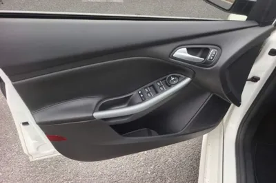 Ford Focus 2017, 28900 км, за 61260.77 CNY - фото 23