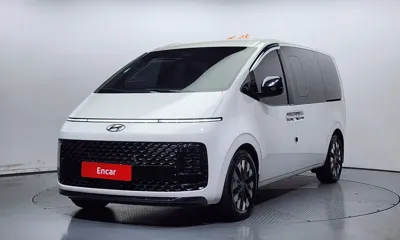 Hyundai Staria · 2023 год