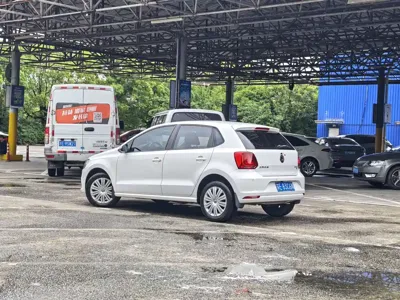 Volkswagen Polo 2016, 102000 км, за 31800 CNY - фото 10