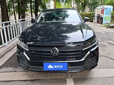 Volkswagen Touareg 2022, 46100 км, за 256000 CNY