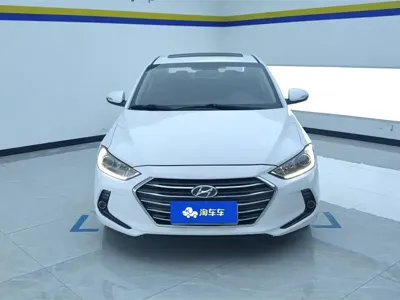Hyundai Elantra 2018, 64000 км, за 37900 CNY