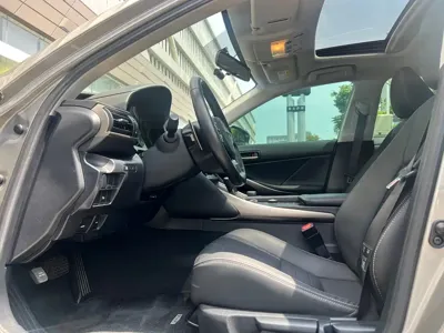 Lexus IS 2019, 57800 км, за 119800 CNY - фото 4