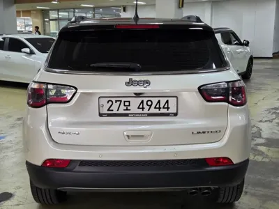 Jeep Compass 2018, 72317 км, за 12500000 KRW