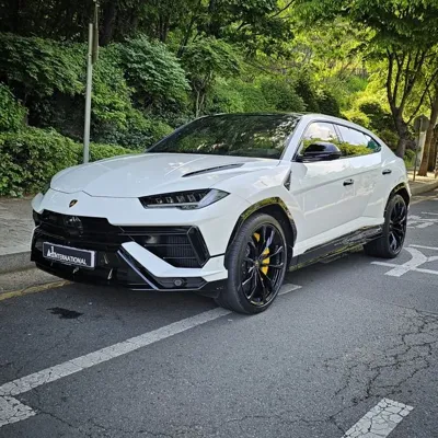 Lamborghini Urus 2023, 9300 км, за 340000000 KRW
