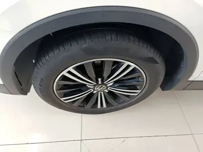 Volkswagen Tiguan L 2020, 84300 км, за 76800 CNY - фото 23