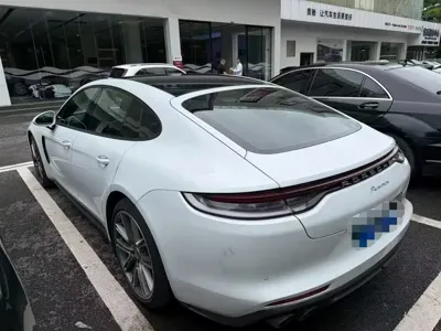 Porsche Panamera 2023, 36300 км, за 628000 CNY