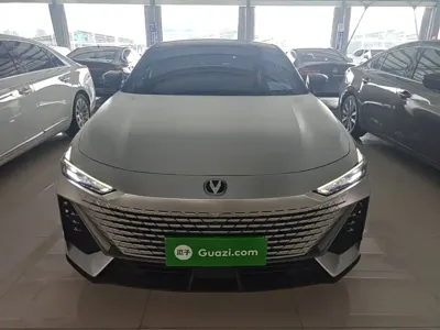 Changan UNI-V 2022, 29900 км, за 68100 CNY