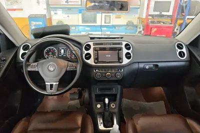 Volkswagen Tiguan 2015, 71500 км, за 48337.94 CNY - фото 9