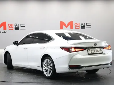 Lexus ES 2022, 81759 км, за 39900000 KRW