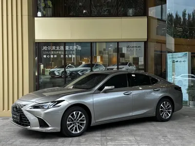 Lexus ES · 2025 год