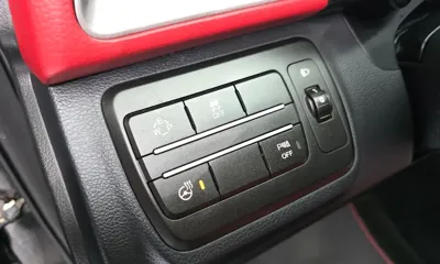KG_Mobility_Ssangyong TIBOLI 2016, 166444 км, за 3900000 KRW - фото 17