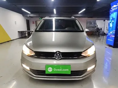 Volkswagen Touran 2019, 146800 км, за 53099 CNY