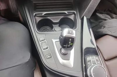 BMW 3 Series 2019, 90100 км, за 104514.28 CNY - фото 16