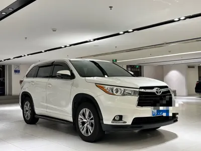 Toyota Highlander 2016, 71000 км, за 108000 CNY