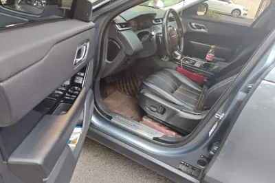 Land Rover Range Rover Velar 2018, 108900 км, за 143651.81 CNY - фото 16