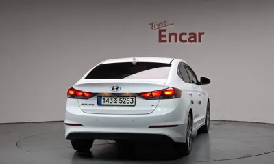 Hyundai Avante 2018, 75036 км, за 10500000 KRW