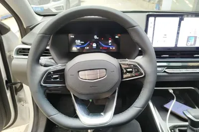 Geely Auto Emgrand 2026, 100 км, за 73119.82 CNY - фото 13