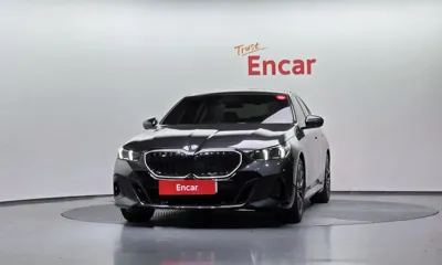BMW 5-Series 2025, 11828 км, за 58280000 KRW