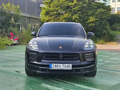 Porsche Macan · 2023 год
