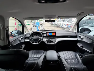 Roewe iMAX8 2022, 76000 км, за 68800 CNY - фото 9