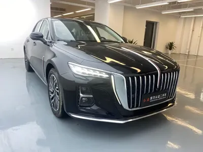 Hongqi Hongqi H5 2026, 5000 км, за 112800 CNY