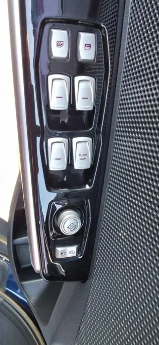 KG_Mobility_Ssangyong TIBOLI 2015, 118545 км, за 6900000 KRW - фото 20