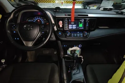 Toyota RAV4 2019, 110900 км, за 99243.55 CNY - фото 18