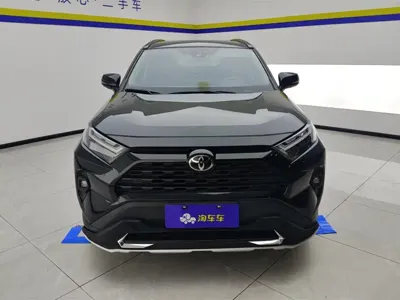 Toyota RAV4 2024, 40900 км, за 129300 CNY