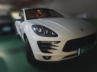 Porsche Macan 2014, 68300 км, за 114260.27 CNY