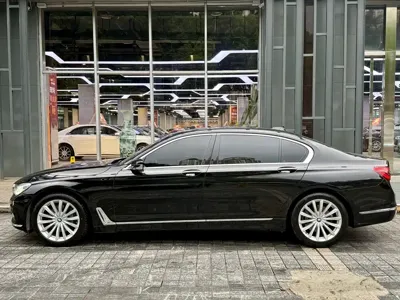 BMW 7 Series 2017, 59000 км, за 217000 CNY